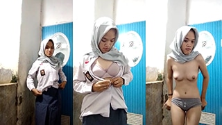Hijab Sma Pulang Sekolah, Cuma Pake Jilbab Doang, Tubuh Mulus Mengundang Birahi.