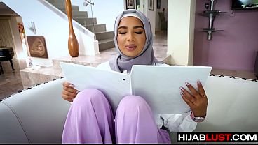 Hijab Babe Babi Belajar Hisap Kontol Biar Makin Betah – Nafsu Hijab