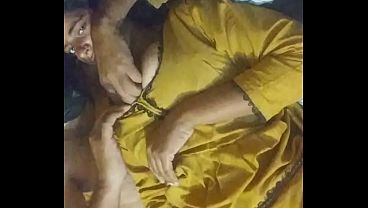 Aku Ngentot Bhabhi Desi Asli, Suara Panasnya Bikin Makin Bernafsu, Bahasa Hindi.