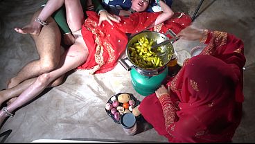 Ibu Tiri India Lagi Ml Di Dapur, Omongan Kotor Bahasa Hindi Bikin Makin Panas.