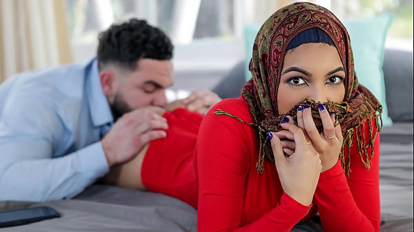 Bokep Stepbro Ajarin Stepsis Hijabnya Soal Ranjang Sebelum Nikah, Biar Siap Digarap
