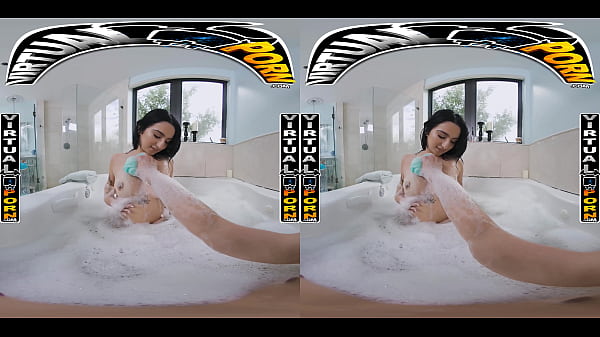 Virtual Porn – Kiana Kumani Basah Dan Liar Di Kamar Mandi Berubah Jadi Aksi Memek Dan Kontol Panas Dengan Kakak Tiri