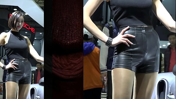 Gadis Cina Goyang-goyang Pakai Hotpants Kulit Bikin Ngilu, Crot Di Atas Panggung.