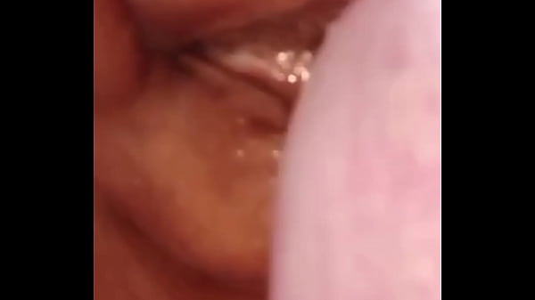 Desibhabhi Lagi Ngaceng, Ngegolin Kontol Sampe Basah.