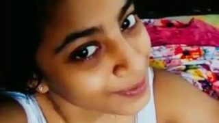 Tamil Cewek Cantik Pamer Selfie Bugil Panas.