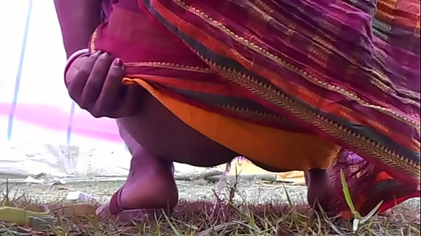 Desi Bulu Becek Becek Pipis