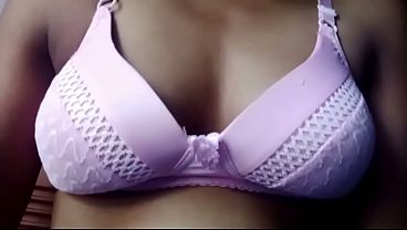 Malam Ini, Gadis India Super Panas Siap Bikin Lo Klepek-klepek, Badan Montoknya Bikin Greget.