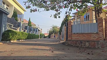 Melihat Ibu Arab Masturbasi Memeknya Di Luar Rumah Dekat Jalanan