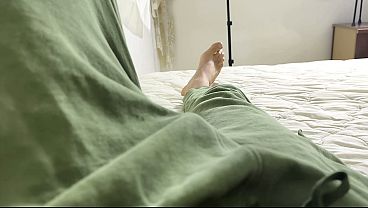 فتاة مساج تتناك مع زبون وصاحبه في شقة مفروشة سكس جماعي عربي ساخن  جديد كلام يهيج الجسم الملبن صوت واضح